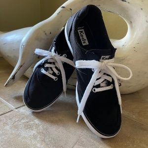 KEDS Softerra Black Canvas Lace Up Women’s Size 7.5 US